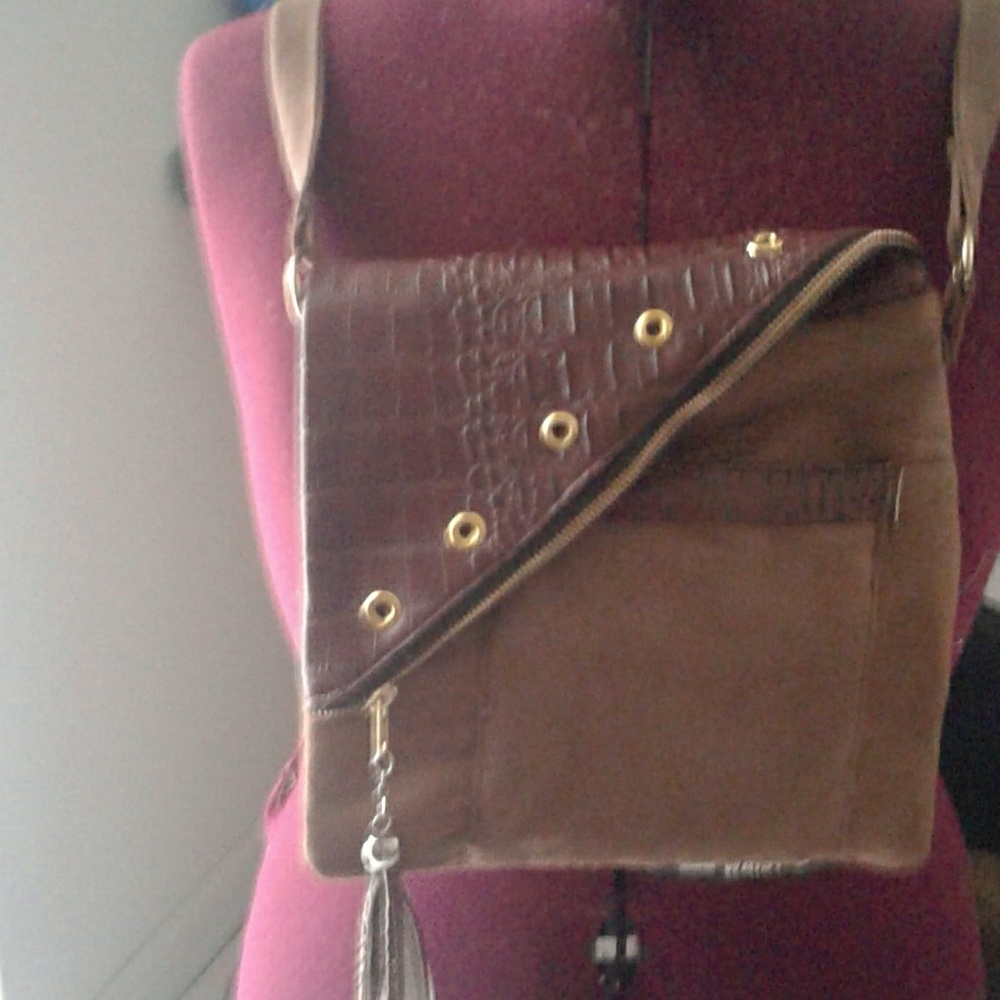 Purses - Picture 6 of 6